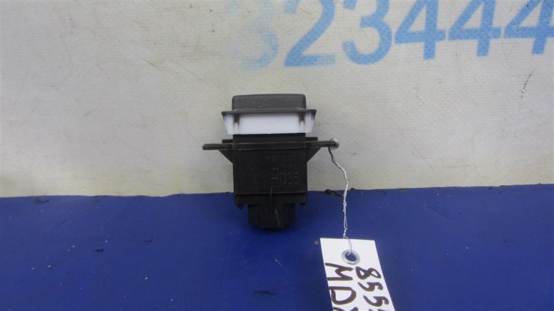 Кнопка закрывания крышки багажника ACURA MDX (YD2) 06-13 YD2