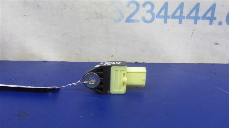 Датчик удара TOYOTA PRIUS - 30 09-17 Датчик удара TOYOTA PRIUS - 30 09-17