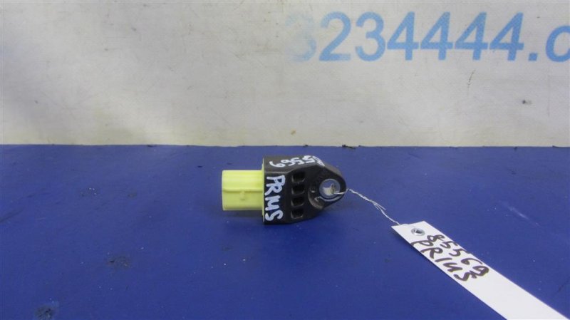 Датчик удара TOYOTA PRIUS - 30 09-17 89831-75020 Б/У