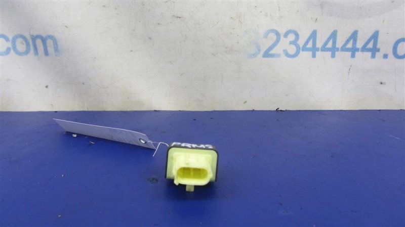 Датчик удара PRIUS - 30 09-17 Датчик удара PRIUS - 30 09-17