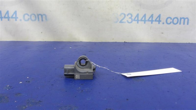 Запчасть датчик удара MAZDA CX-5 (KE) 11-17 KD45-57-KC0A Б/У Датчик удара MAZDA CX-5 (KE) 11-17 KD45-57-KC0A Б/У