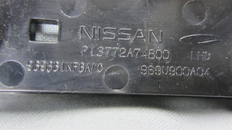 Накладка в салоне G25/G35/G37/Q40 06-14