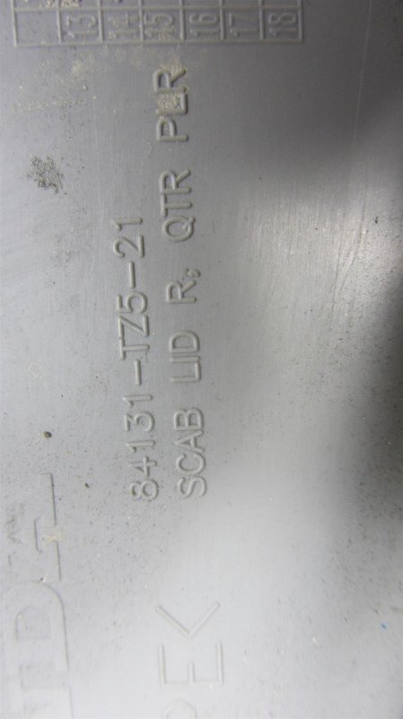 Обшивка багажника правая MDX (YD3) 13-21 YD3