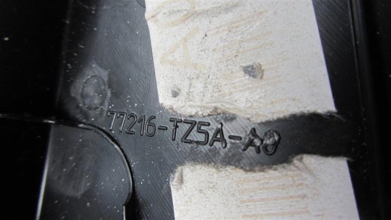 Накладка торпедо левая MDX (YD3) 13-21 YD3