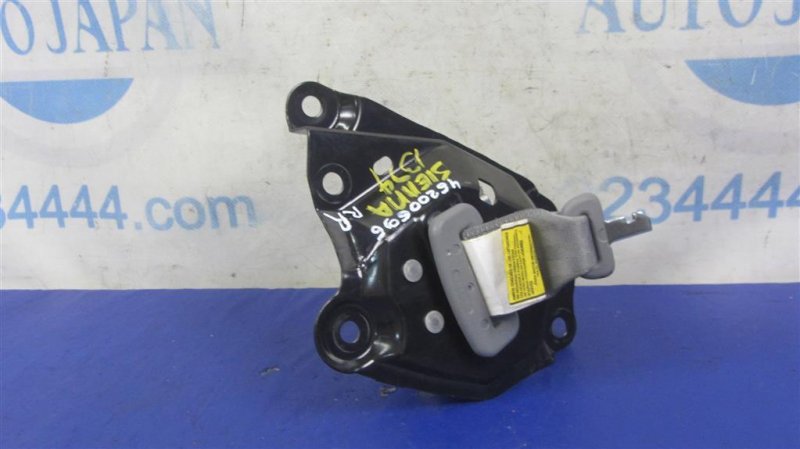 Ремень безопасности задний SIENNA 11-16 2013 GSL30 3.5 2GR-FE