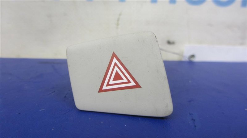 Кнопка аварийной сигнализации TOYOTA SIENNA 11-16 2013 GSL30 3.5 2GR-FE 84332-08030-B0 Б/У