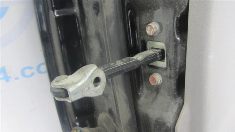 Дверь передняя правая L200 06-14