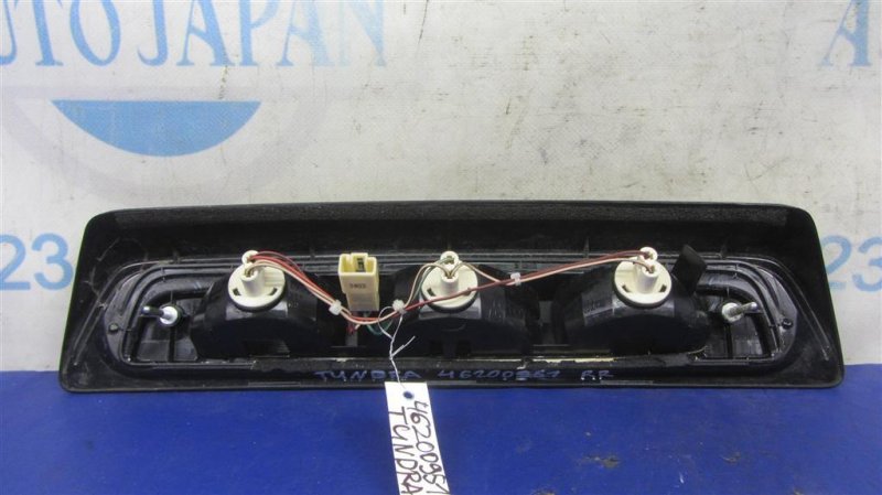 Стоп-сигнал TOYOTA TUNDRA 13- Стоп-сигнал TOYOTA TUNDRA 13-