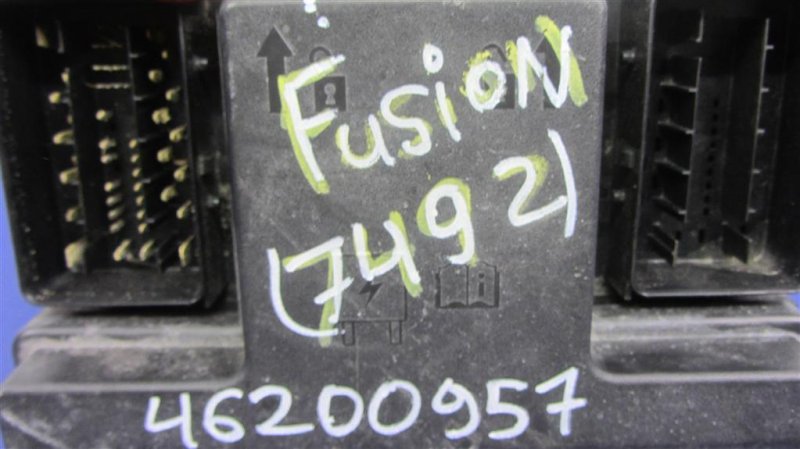 Блок предохранителей моторный отсек FUSION 14- 2014 Седан 2.5 Блок предохранителей моторный отсек FUSION 14- 2014 Седан 2.5