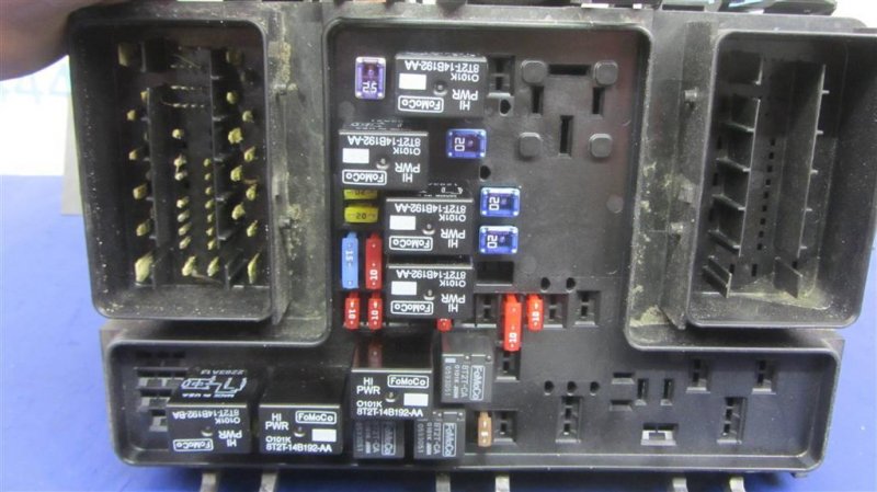 Запчасть блок предохранителей моторный отсек FORD FUSION 14- 2014 Седан 2.5 DG9Z-14A068-W Б/У Блок предохранителей моторный отсек FORD FUSION 14- 2014 Седан 2.5 DG9Z-14A068-W Б/У