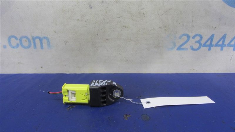 Запчасть датчик удара TOYOTA SIENNA 11-16 89831-08030 Б/У Датчик удара TOYOTA SIENNA 11-16 89831-08030 Б/У