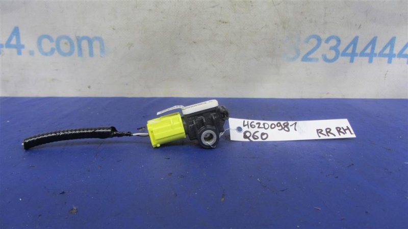 Датчик удара задний INFINITI Q60 16-20 98830-3JA8A Б/У