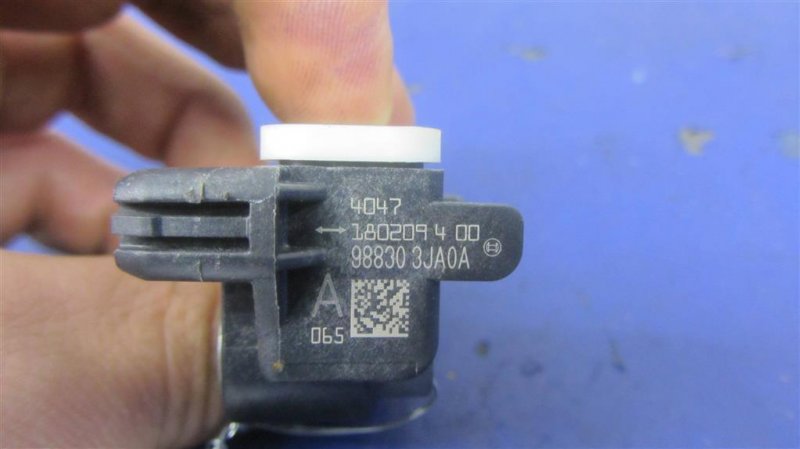 Датчик удара задний Q60 16-20