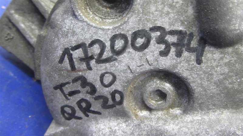 Компрессор кондиционера NISSAN X-TRAIL T30 01-07 QR20 Компрессор кондиционера NISSAN X-TRAIL T30 01-07 QR20