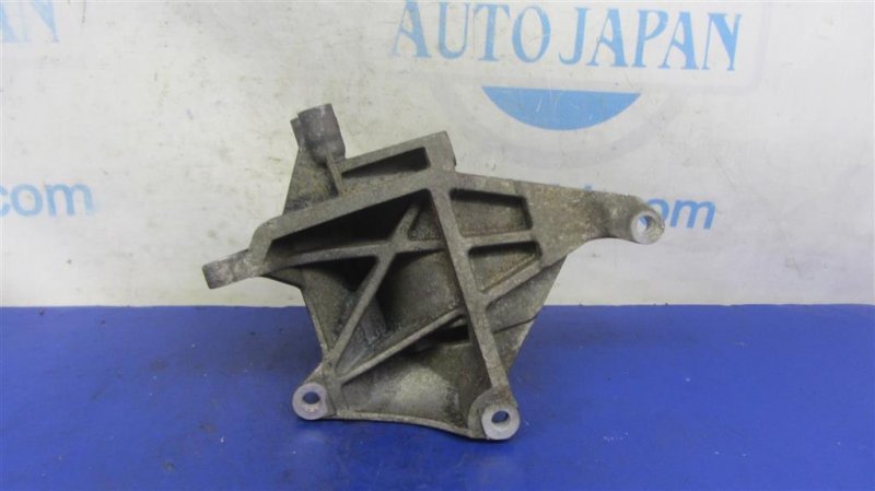 Кронштейн компрессора кондиционера FORESTER SG 02-07 EJ205