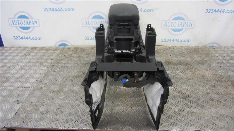 Подлокотник HYUNDAI SANTA FE (DM) 12-18 2015 Внедорожник 3.3 84621-2W100RYN Б/У