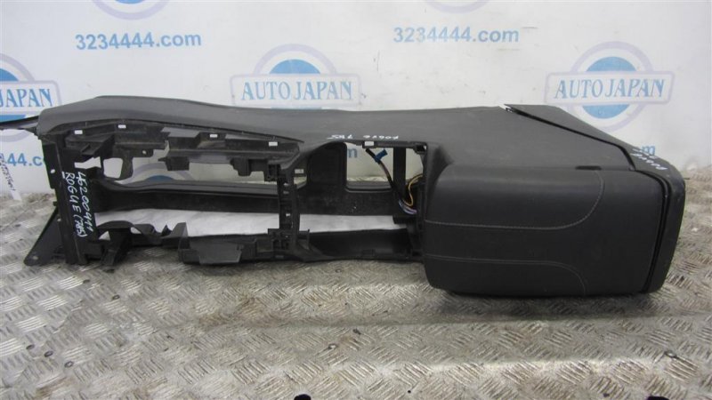 Подлокотник X-TRAIL/ROGUE T32 13-20 2017 T32 2.5 QR25DE