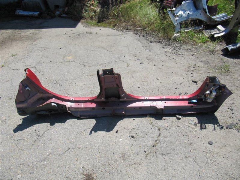 Стойка кузова средняя левая VENZA 09-16 Стойка кузова средняя левая VENZA 09-16