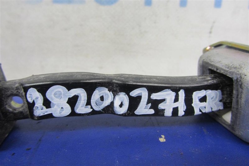 Ограничитель двери передний левый OUTLANDER XL 05-13 2006 Внедорожник 3.0 Ограничитель двери передний левый OUTLANDER XL 05-13 2006 Внедорожник 3.0