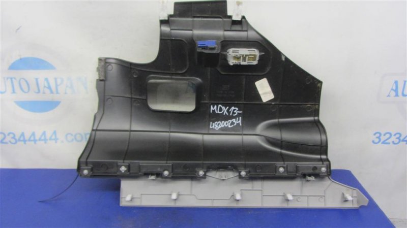 Накладка торпедо правая MDX (YD3) 13-21 YD3