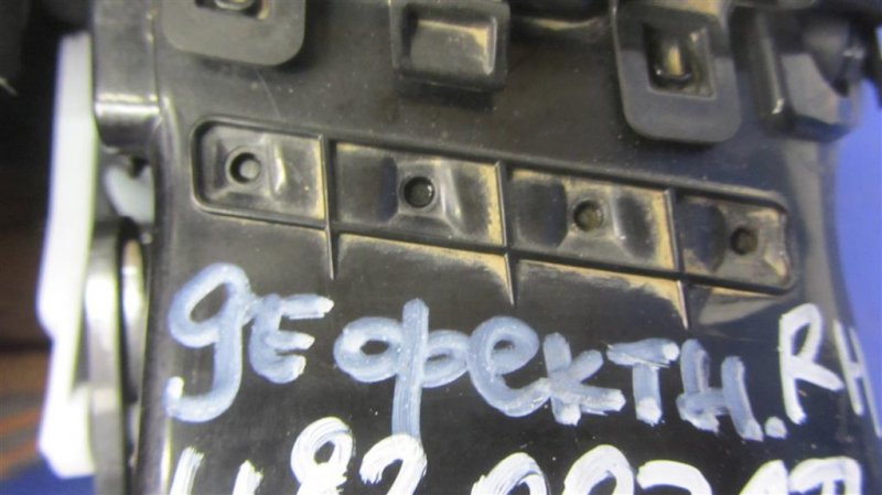 Дефлектор воздушный правый MDX (YD3) 13-21 2016 Внедорожник 3.5 Дефлектор воздушный правый MDX (YD3) 13-21 2016 Внедорожник 3.5