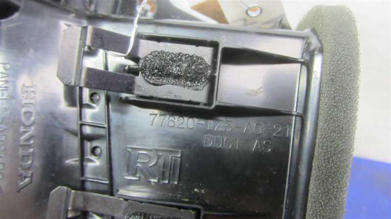 Дефлектор воздушный правый MDX (YD3) 13-21 2016 Внедорожник 3.5 Дефлектор воздушный правый MDX (YD3) 13-21 2016 Внедорожник 3.5