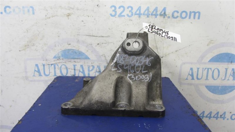 Кронштейн двигателя правый LEXUS LS460 06-12 2006 Седан 4.6 12301-38190 Б/У