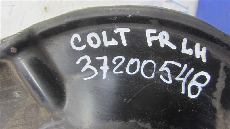 Кулак поворотный передний левый COLT (Z30) 02-12