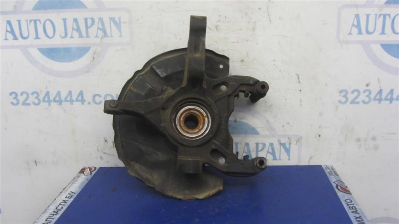 Кулак поворотный передний левый MITSUBISHI COLT (Z30) 02-12