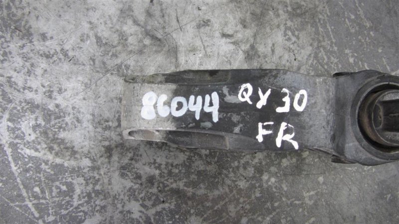 Подушка двигателя нижняя левая QX30 16-20