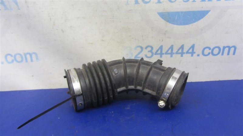 Патрубок воздушного фильтра NISSAN QASHQAI 07-14 16576-BB50A Б/У