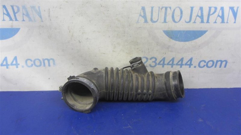 Запчасть патрубок воздушного фильтра MAZDA CX-7 06-12 L33E-13-220 Б/У Патрубок воздушного фильтра MAZDA CX-7 06-12 L33E-13-220 Б/У