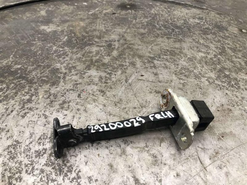 Запчасть ограничитель двери передний левый MITSUBISHI GALANT 03-12 2008 Седан 2.4 MR599907 Б/У Ограничитель двери передний левый MITSUBISHI GALANT 03-12 2008 Седан 2.4 MR599907 Б/У