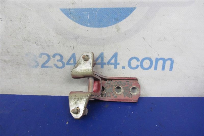 Петля двери нижняя передняя правая MITSUBISHI GALANT 03-12 Седан 2.4 Петля двери нижняя передняя правая MITSUBISHI GALANT 03-12 Седан 2.4