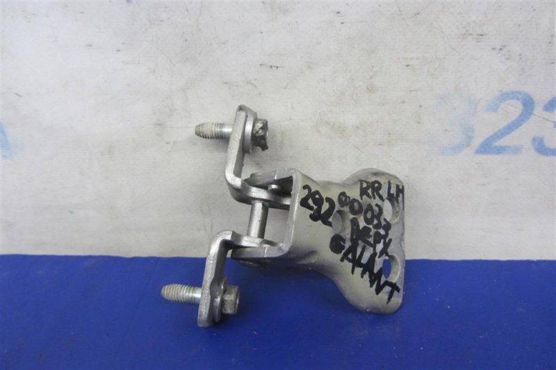 Петля двери верхняя задняя левая MITSUBISHI GALANT 03-12 2008 Седан 2.4 MR220211 Б/У