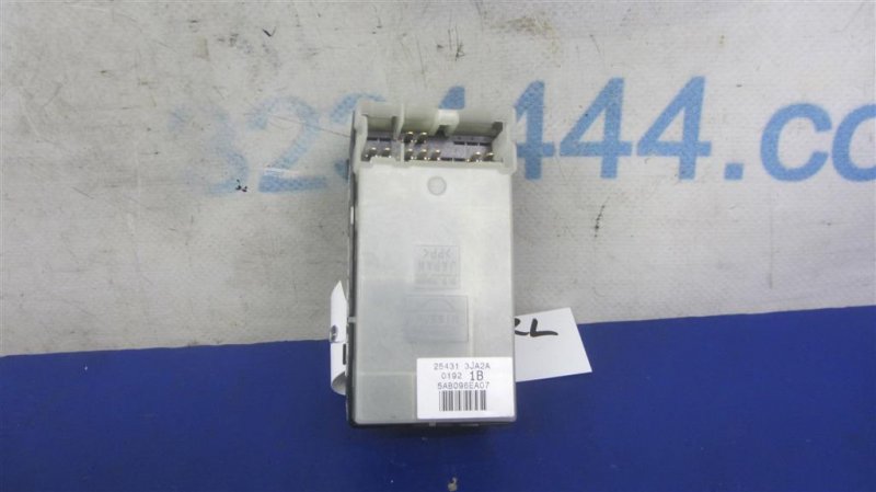 Кнопка стеклоподъемника задняя левая INFINITI QX60/JX35 12-20 Внедорожник 3.5