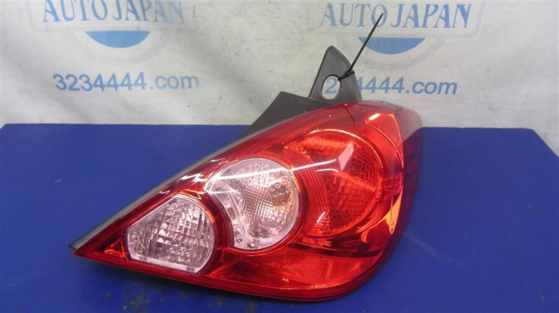 Фонарь наружный задний правый NISSAN TIIDA/VERSA C11 04-11 26550-EM00A Б/У