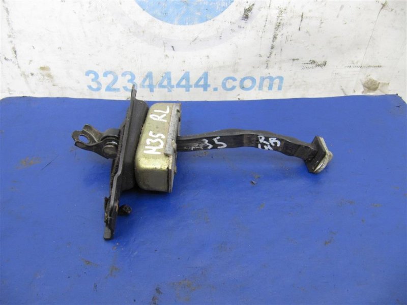 Ограничитель двери задний левый INFINITI M35/M45 04-10 2006 Седан 3.5 VQ35DE 82431-EG000 Б/У