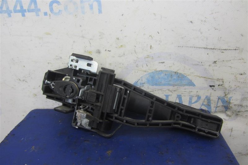 Ручка двери наружная передняя левая FORD FOCUS 10-18 Седан 2.0