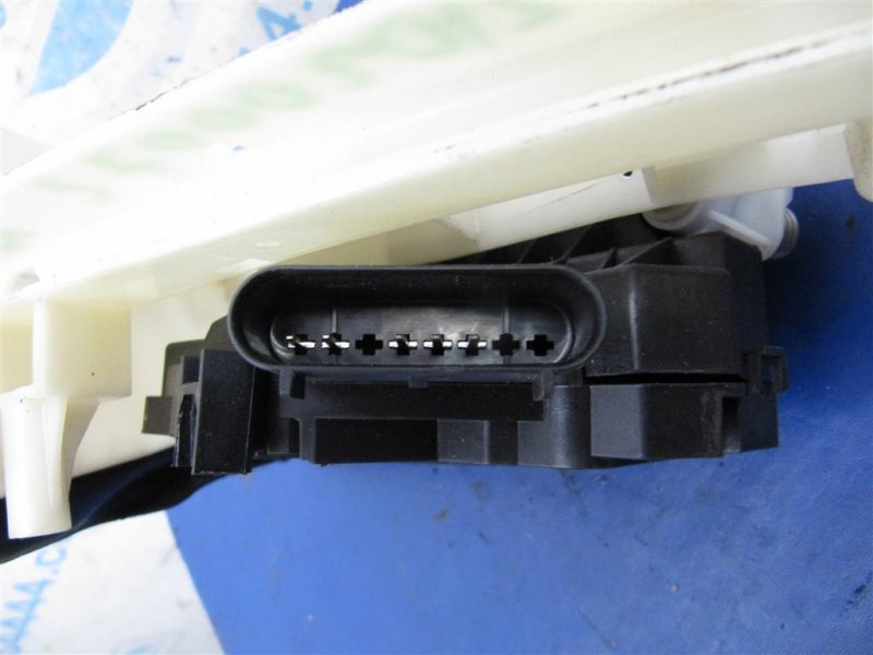 Замок двери задний левый FOCUS 10-18 2014 Седан 2.0