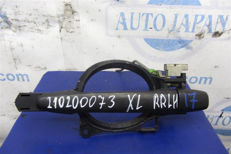 Ручка двери наружная задняя левая MITSUBISHI OUTLANDER XL 05-13 2007 Внедорожник 3.0 5716A085 Б/У