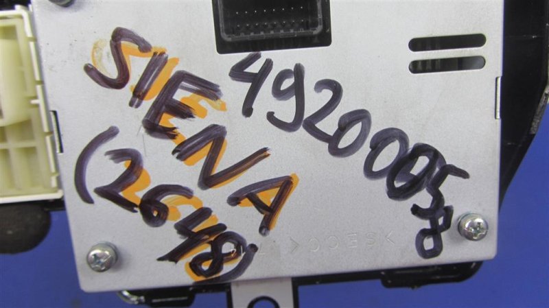 Монитор SIENNA 11-16 2014 Внедорожник 3.5 Монитор SIENNA 11-16 2014 Внедорожник 3.5