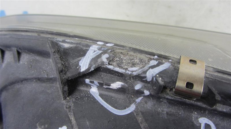 Фара передняя правая 6 GG 02-07 2007 Седан 2.3 Фара передняя правая 6 GG 02-07 2007 Седан 2.3