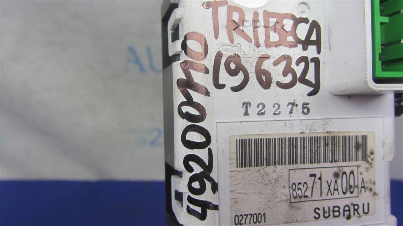 Монитор TRIBECA B9 05-07 2006 Внедорожник 3.0