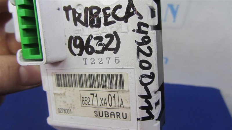 Монитор TRIBECA B9 05-07 2006 Внедорожник 3.0