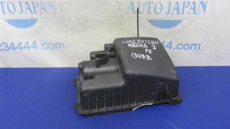 Запчасть корпус воздушного фильтра MAZDA 3 BL 09-13 2012 Седан 2.0 LF8J-13-Z01A Б/У Корпус воздушного фильтра MAZDA 3 BL 09-13 2012 Седан 2.0 LF8J-13-Z01A Б/У