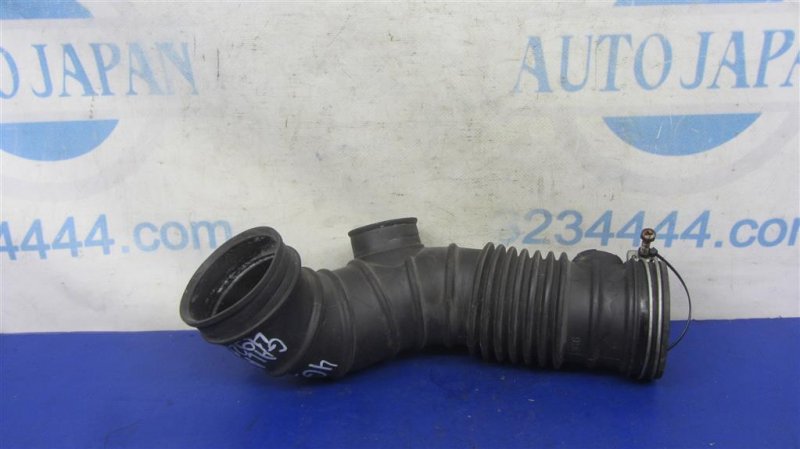 Патрубок воздушного фильтра MITSUBISHI GALANT 03-12 1505A394 Б/У