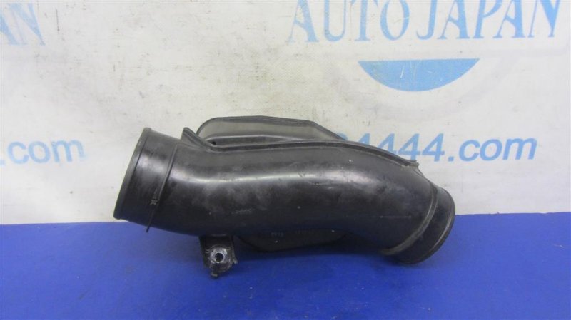 Патрубок воздушного фильтра M35/M45 04-10