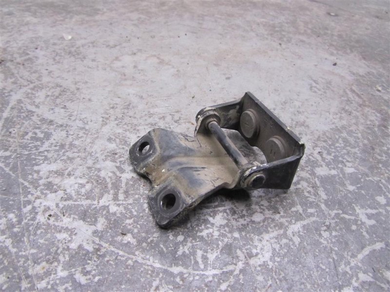 Петля крышки багажника правая TRIBECA B9 05-07