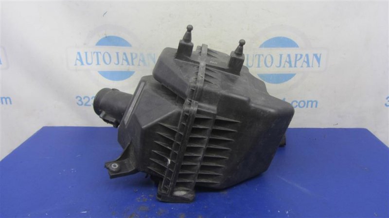 Корпус воздушного фильтра INFINITI M35/M45 04-10 Седан 3.5 VQ35DE